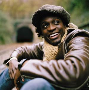 alors lui je l'adore trop il chante trop trop trop bien